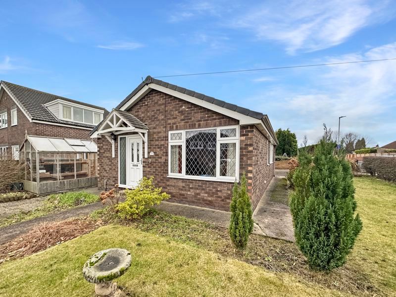 2 bed bungalow for sale in Whinney Lane, Streethouse, Pontefract WF7, £