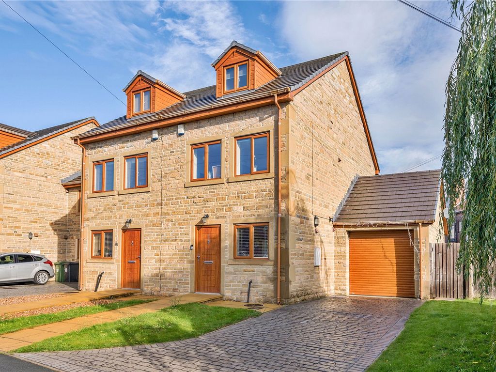 3 bed semidetached house for sale in Woodland Garth, Rothwell, Leeds LS26, £284,950 Zoopla