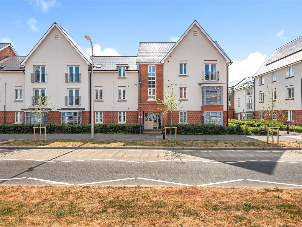1 bed flat for sale in William Heelas Way, Wokingham, Berkshire RG40
