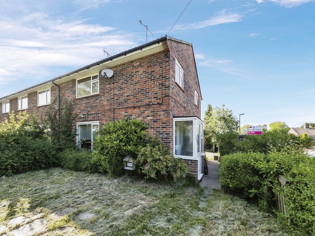 3 bed end terrace house for sale in Spring Plat, Crawley RH10 Zoopla
