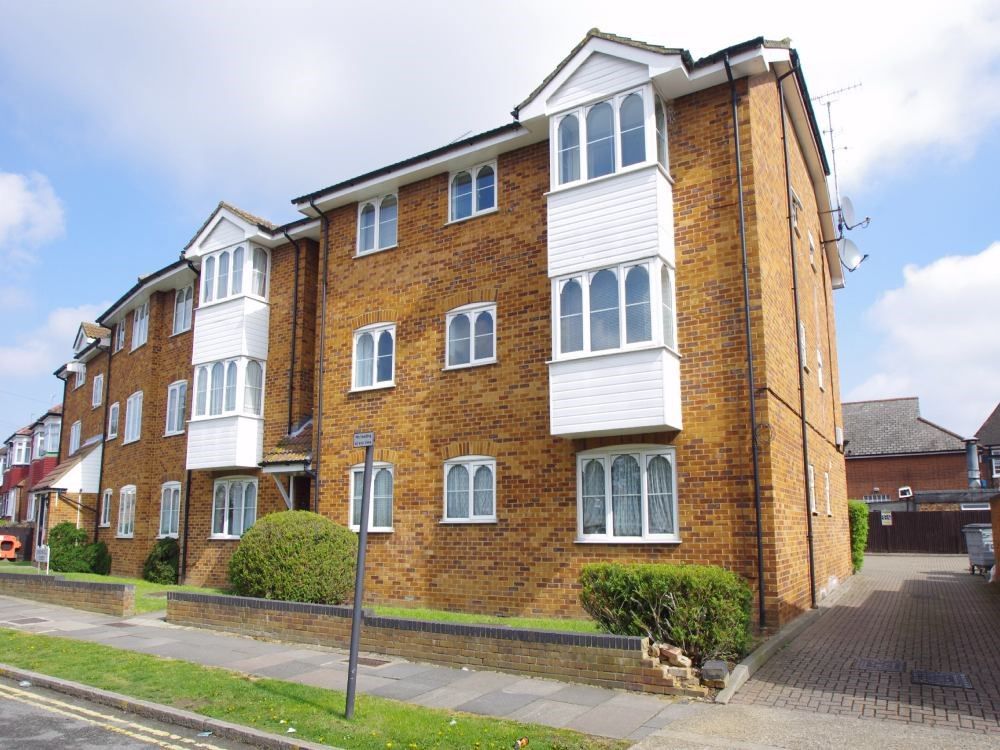 1 bed flat to rent in Fontwell Court, Torrington Drive, South Harrow