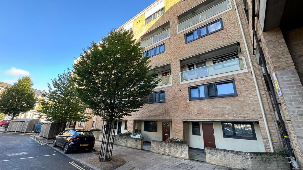 3 bed for sale in Brownswood Road, London N4, £490,000 Zoopla