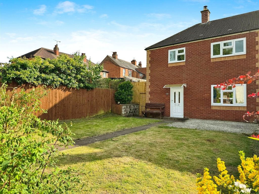 3 bed semidetached house for sale in Laurel Close, Mountsorrel