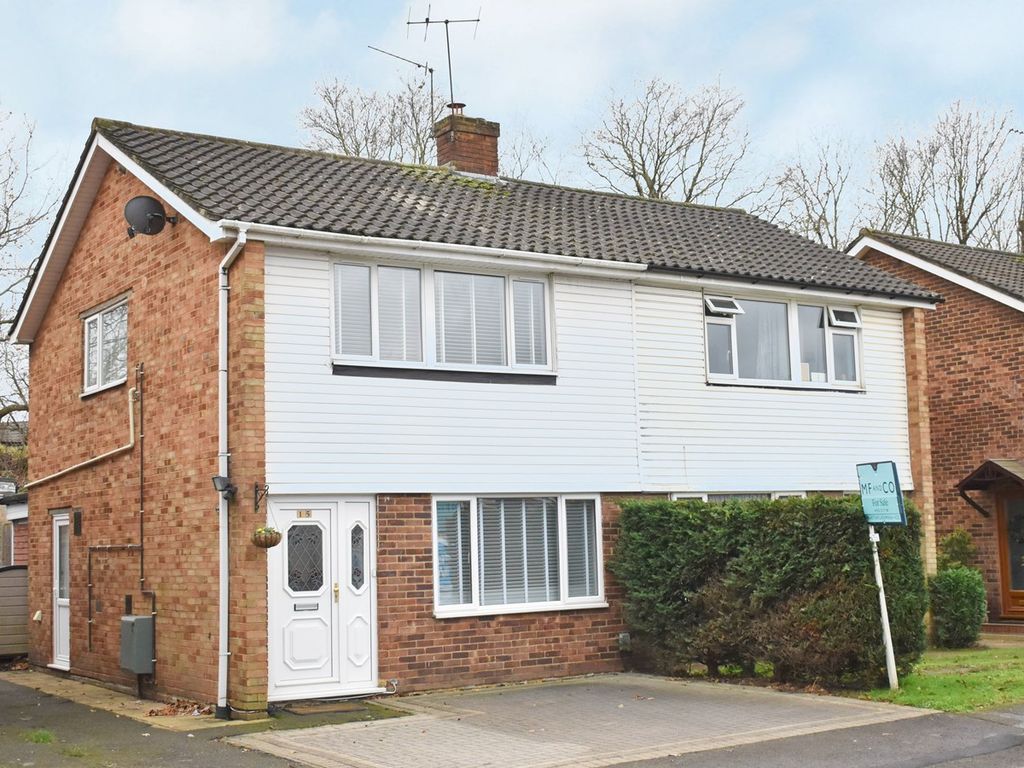 3 bed semidetached house for sale in Lindley Road, WaltonOnThames