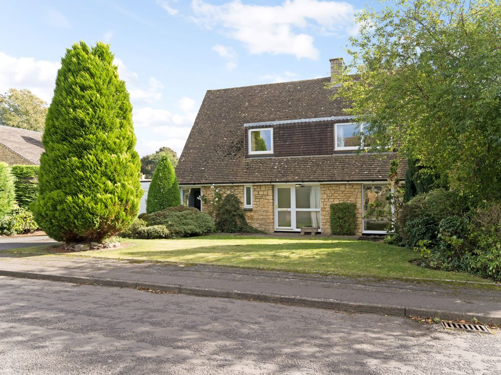 4 bed detached house for sale in Portway Gardens, Banbury OX17, £625,000 Zoopla