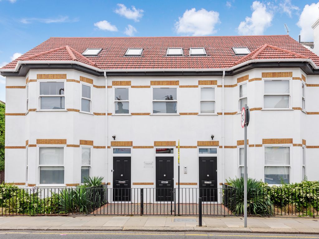 2 bed flat to rent in Alston Road, EN5 Zoopla