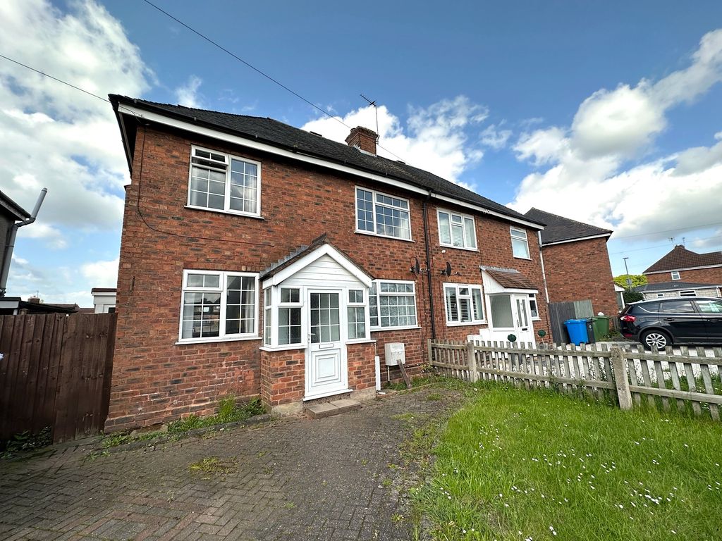 3 bed semidetached house for sale in North Crescent, Featherstone