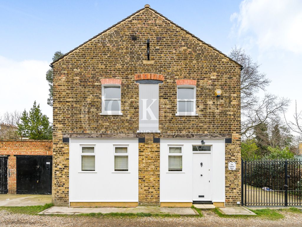 3 bed detached house to rent in Wickham Mews, London SE4 Zoopla