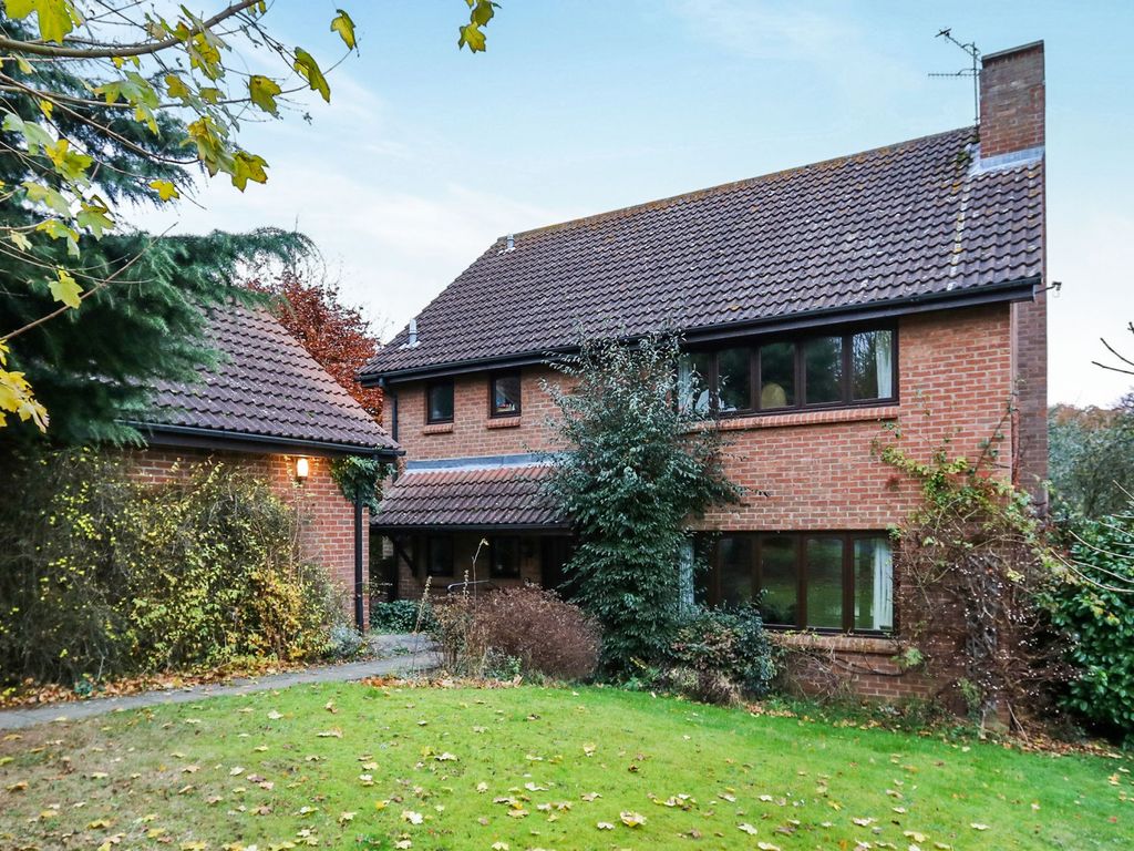 4 bed detached house to rent in Hope Crescent, Melton, Woodbridge IP12