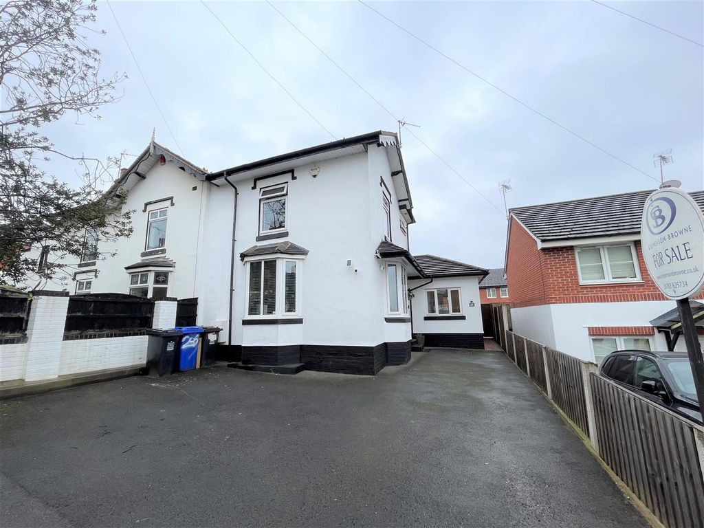 3 bed semidetached house for sale in Booth Street, Chesterton