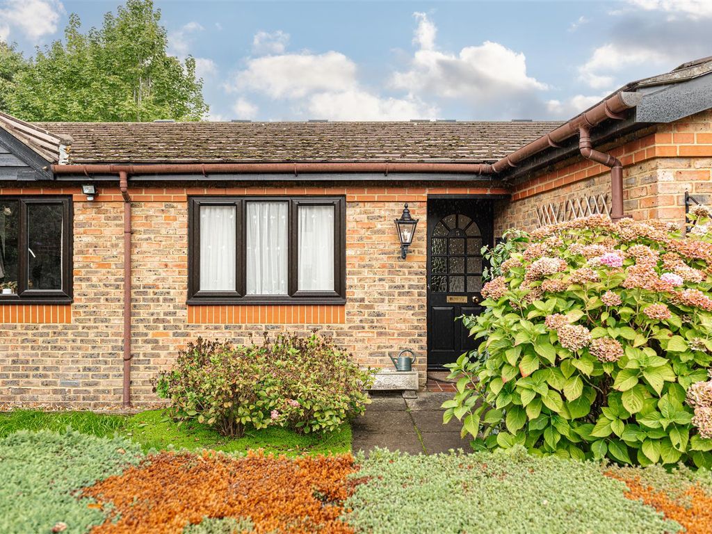 2 bed bungalow for sale in Wray Park Road, Reigate RH2 Zoopla