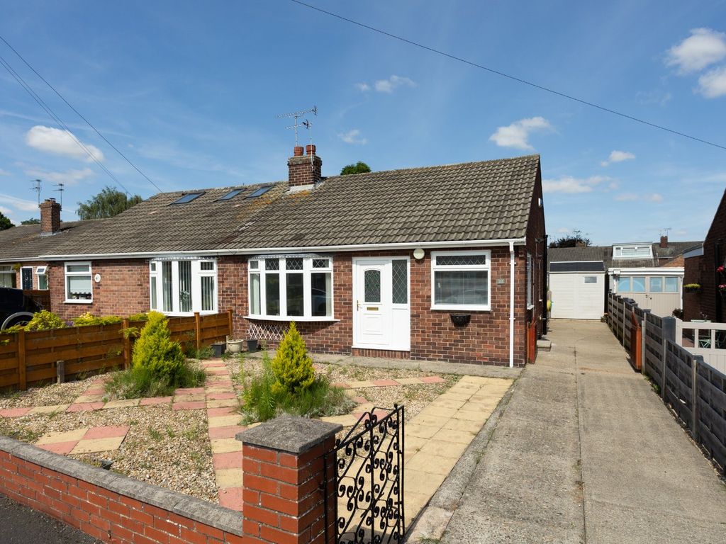 2 bed bungalow for sale in Shelley Grove, York YO30, £250,000 Zoopla