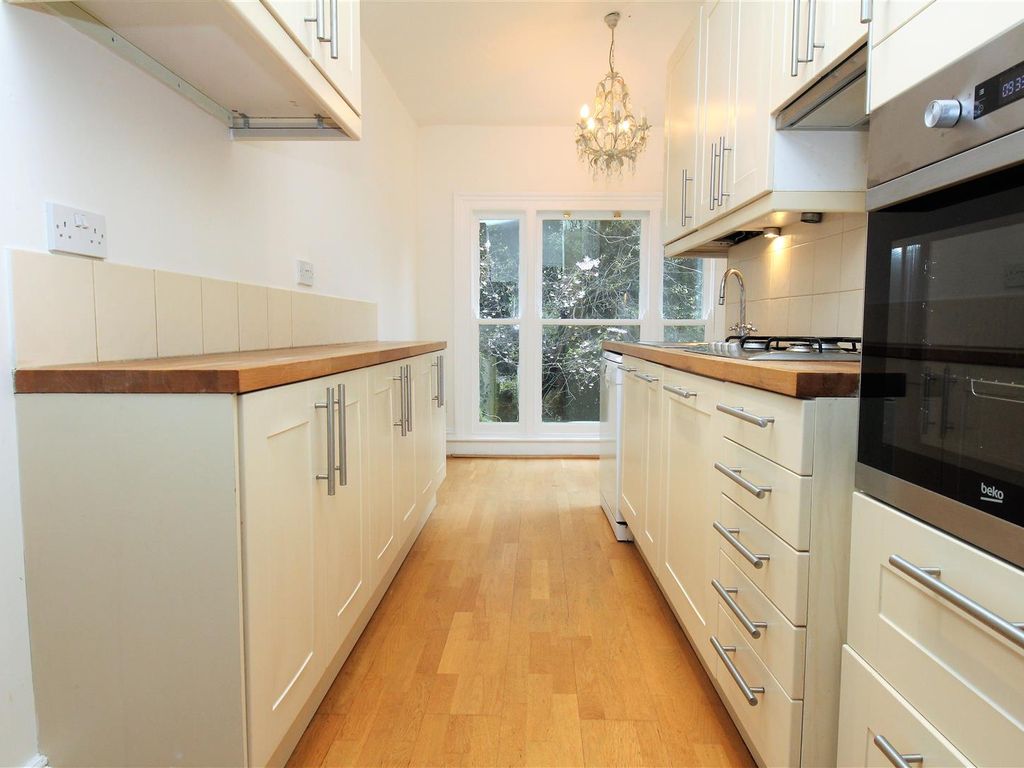 West Hill Road, London SW18