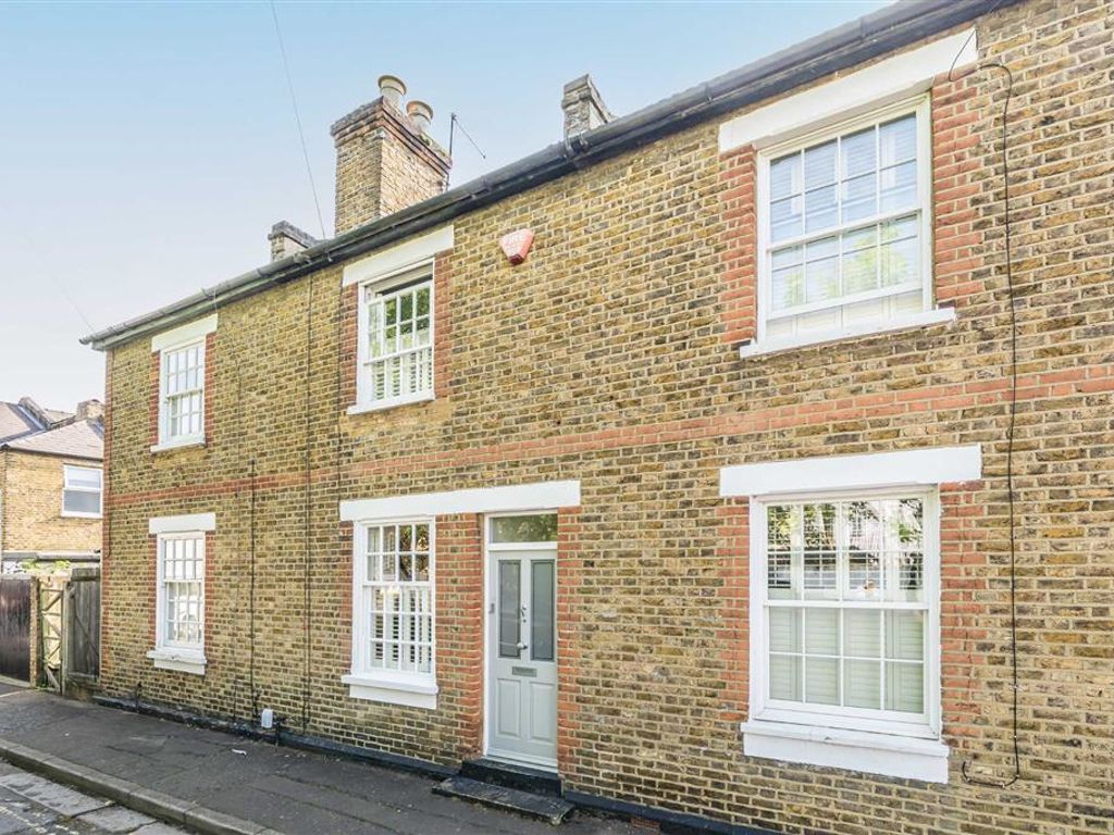 3 bed property for sale in School House Lane, Teddington TW11, £749,950