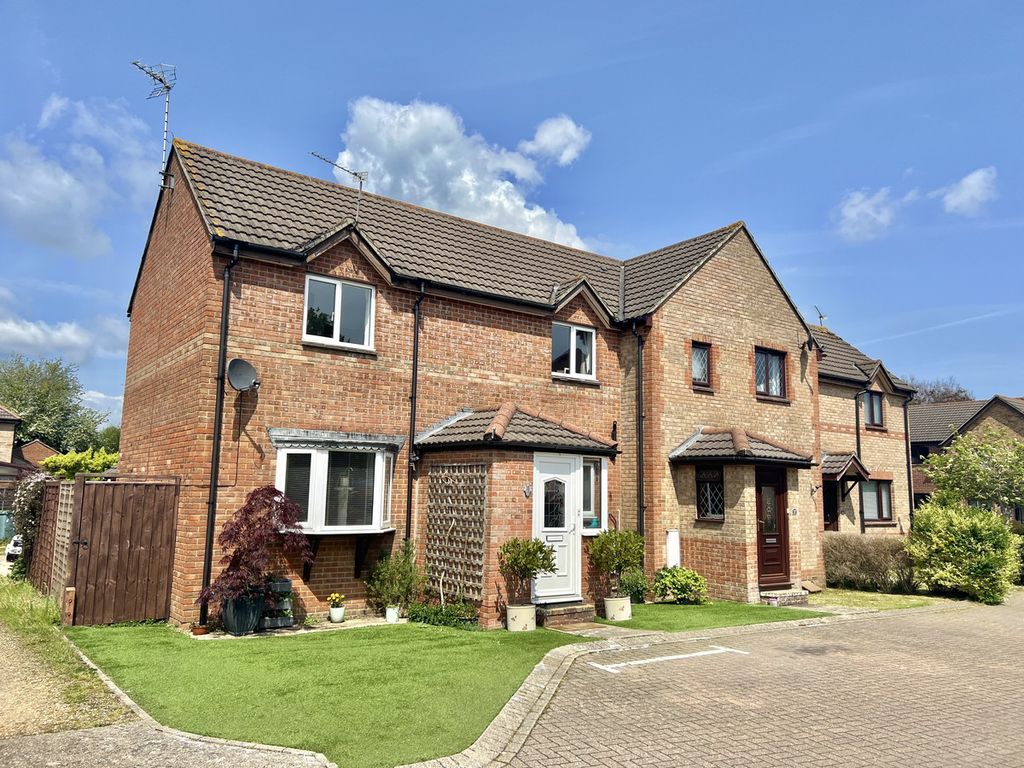 3 bed end terrace house for sale in The Finches, Carisbrooke PO30 Zoopla