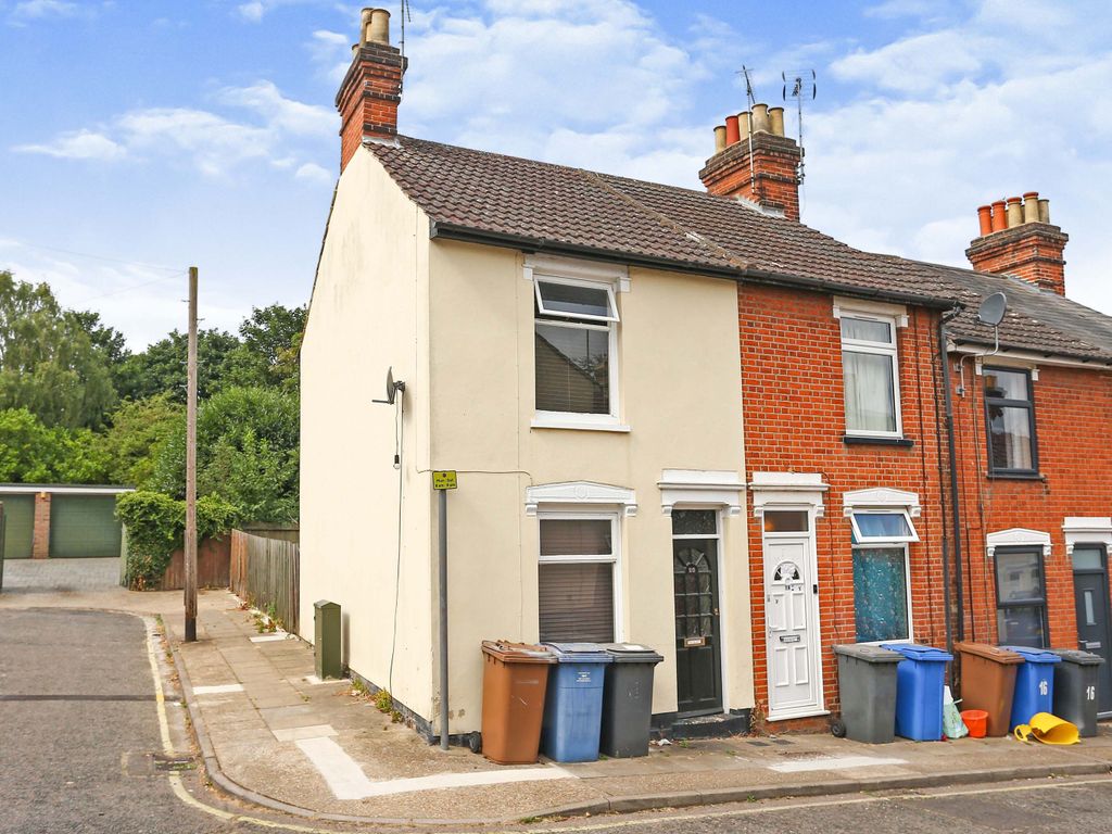 2 bed end terrace house for sale in Finchley Road, Ipswich, Suffolk IP4