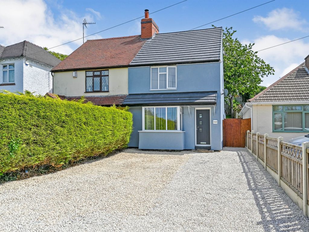 3 bed semidetached house for sale in Green Heath Road, Hednesford