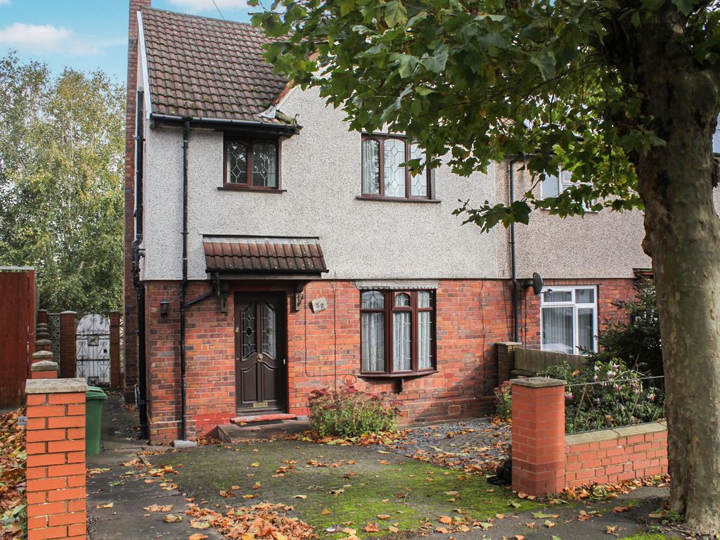 3 bed semidetached house for sale in Hawthorne Road, Dudley, West