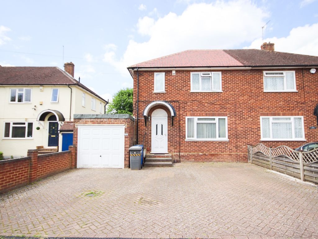 3 bed semidetached house for sale in Blackamoor Lane, Maidenhead SL6