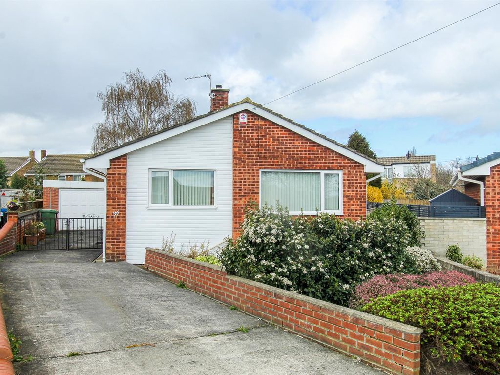 2 bed detached bungalow for sale in Grampian Avenue, Wakefield WF2, £