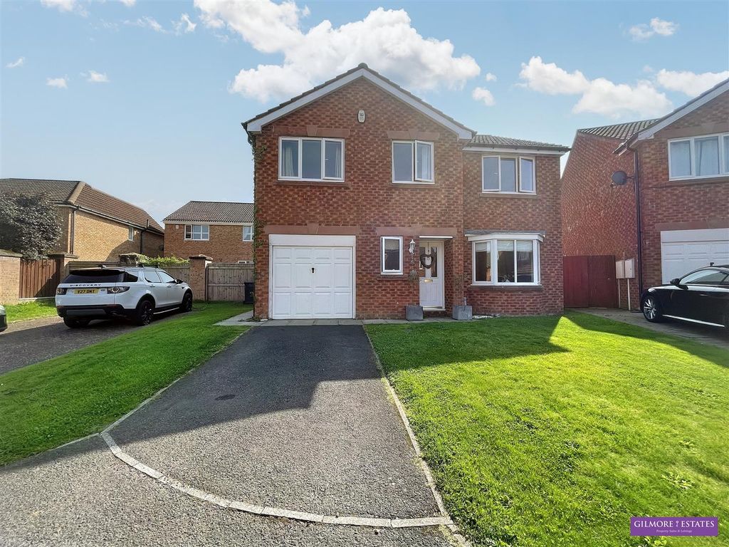 4 bed detached house for sale in Heather Lea Lane, Prudhoe NE42, £