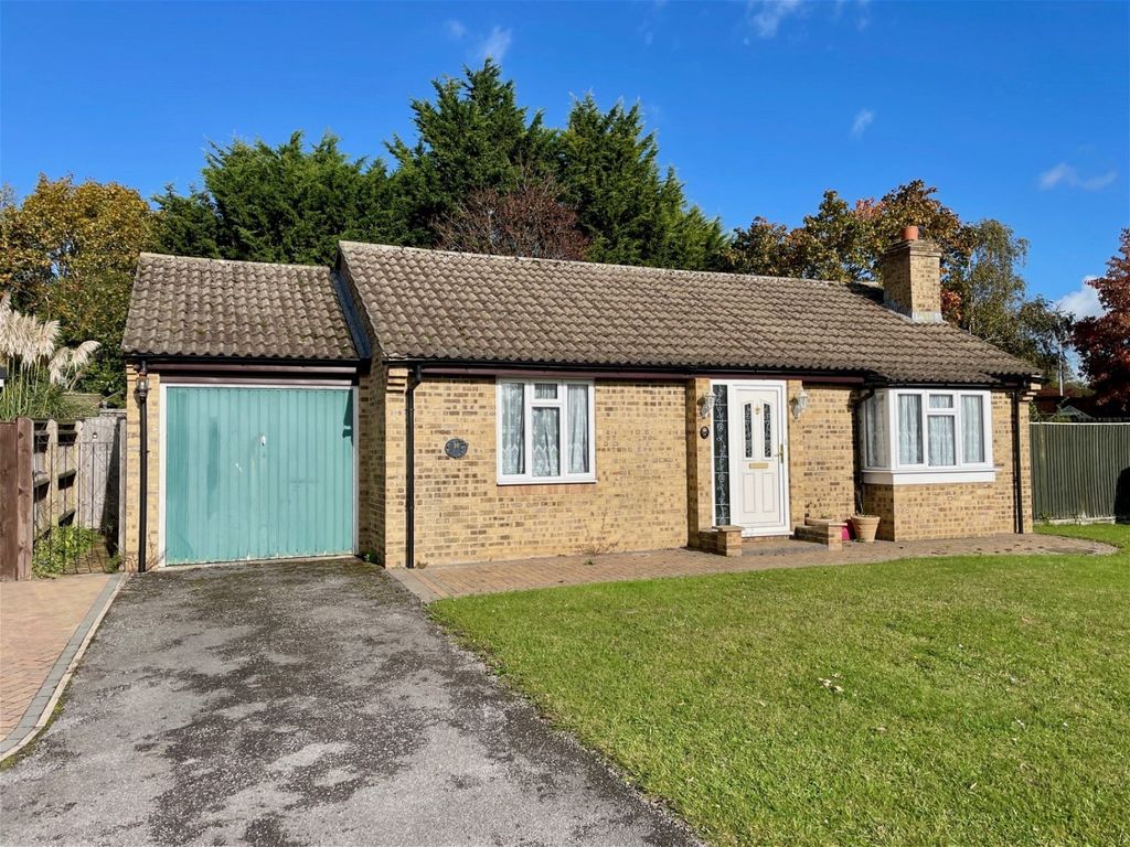 2 bed bungalow for sale in Skillman Drive, Thatcham, Berkshire RG19, £