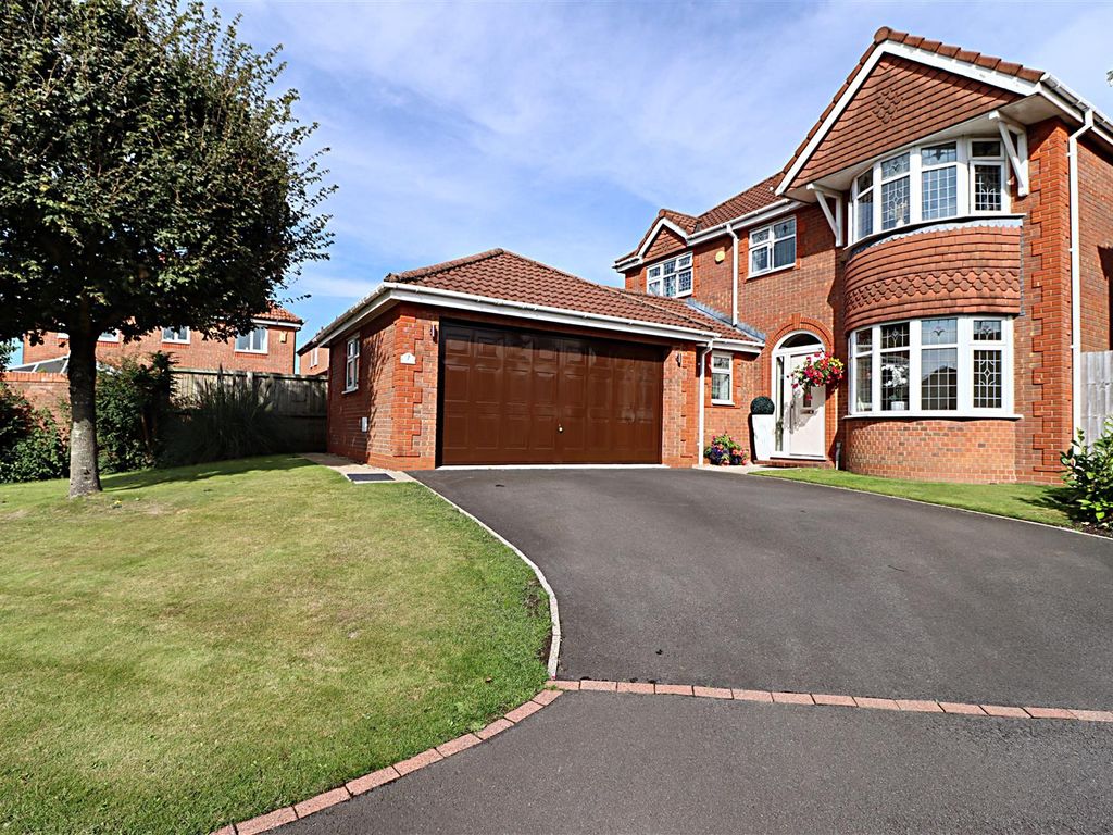 4 bed property for sale in Solway Avenue, Cherry Tree, Blackburn BB2