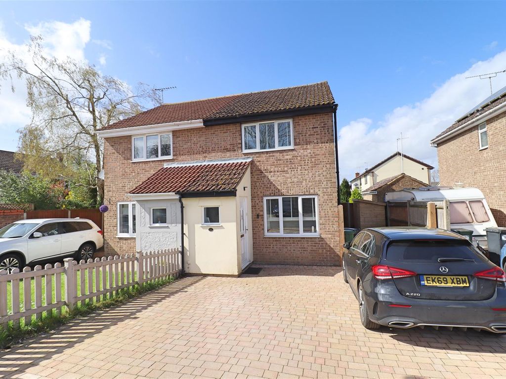 2 bed semi-detached house to rent in Skiddaw Close, Great Notley ...