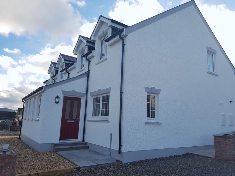 3 bed semidetached house to rent in Bryn Llewellyn, Fishguard SA65