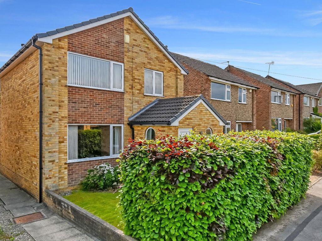 3 bed detached house for sale in Silverdale Drive, Guiseley, Leeds LS20 Zoopla