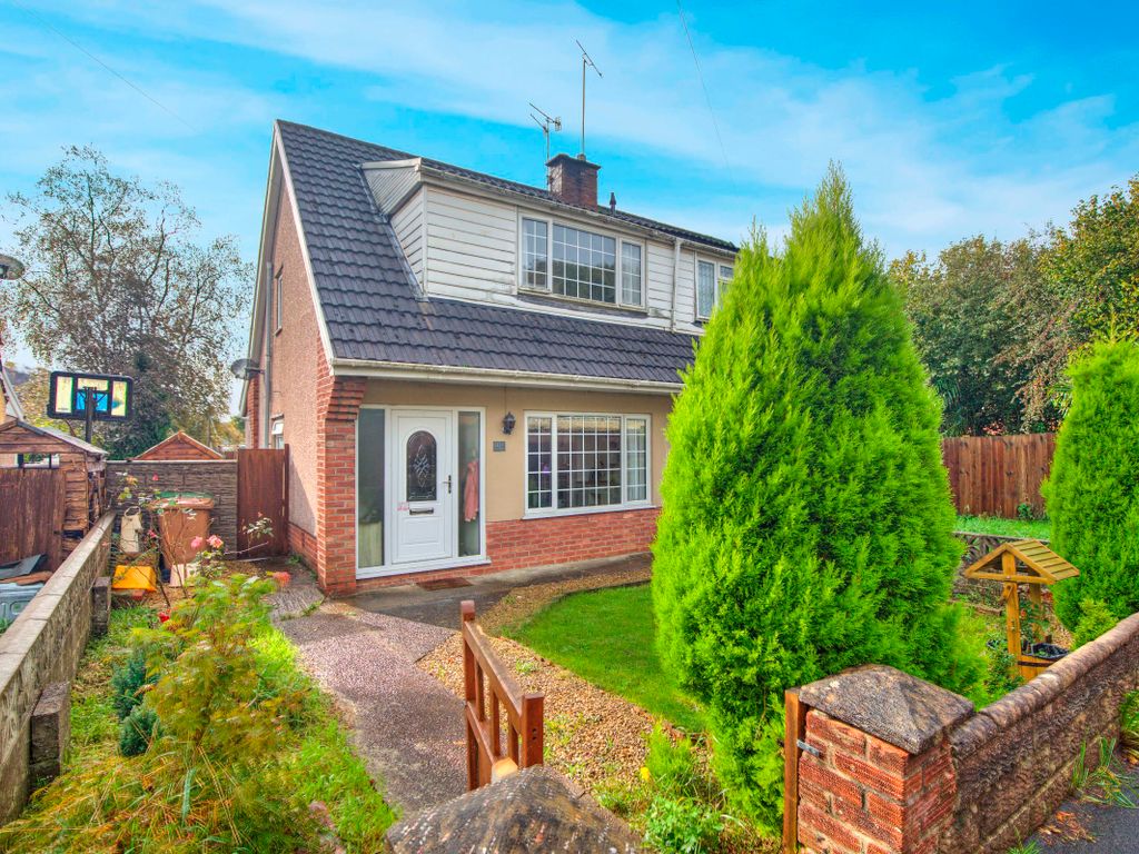 3 bed semidetached house for sale in Glyn Bedw, Llanbradach