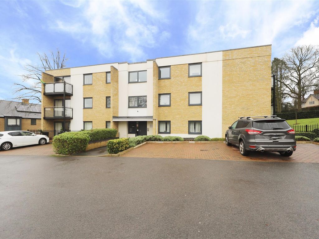 2 bed flat for sale in Jupiter Heights, St Andrews Park, Hillingdon