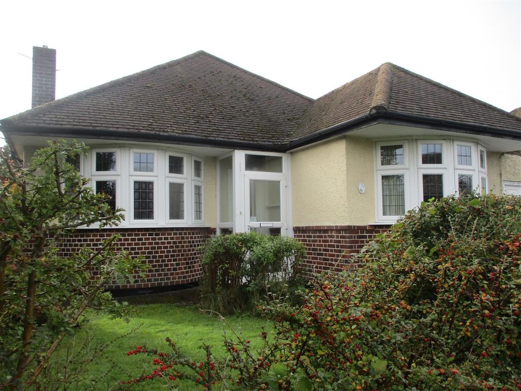 3 bed bungalow for sale in Pilgrims Way West, Otford, Sevenoaks TN14, £