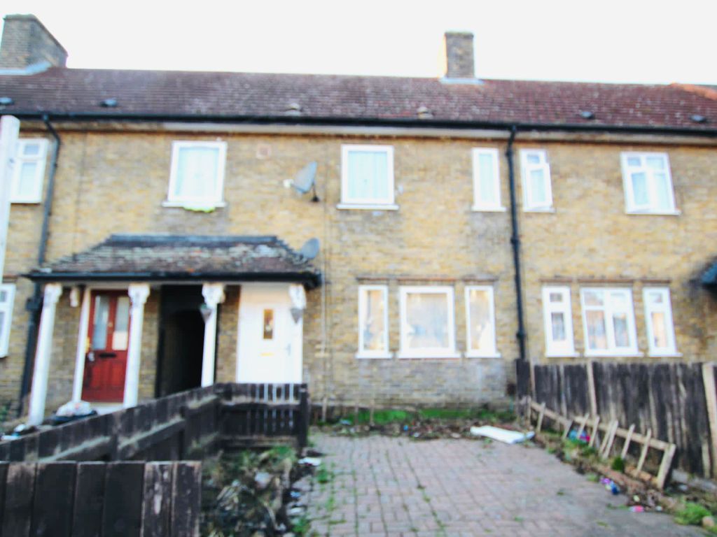 2 bed semidetached house for sale in Farmway, Becontree, Dagenham RM8