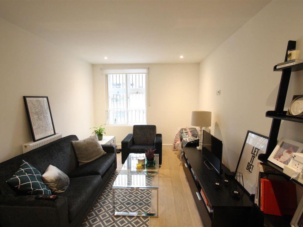 1 bed flat to rent in Paisley Court, Dod Street, London E14, £1,538 pcm