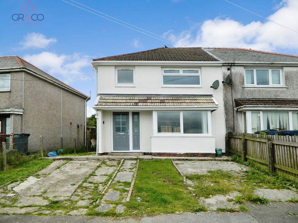 3 bed semidetached house to rent in Gainsborough Road, Cefn Golau