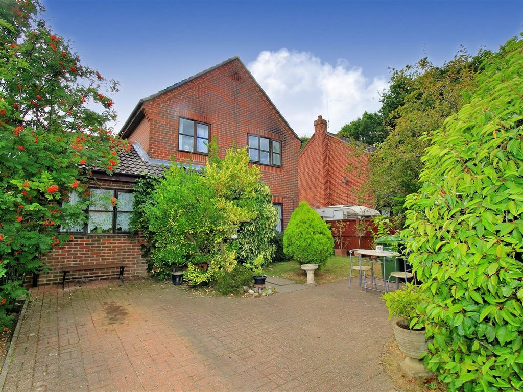 3 bed detached house for sale in Plantation Road, North Walsham NR28