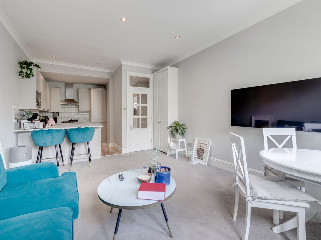 2 bed flat for sale in Inverness Terrace, Bayswater W2, £880,000 Zoopla