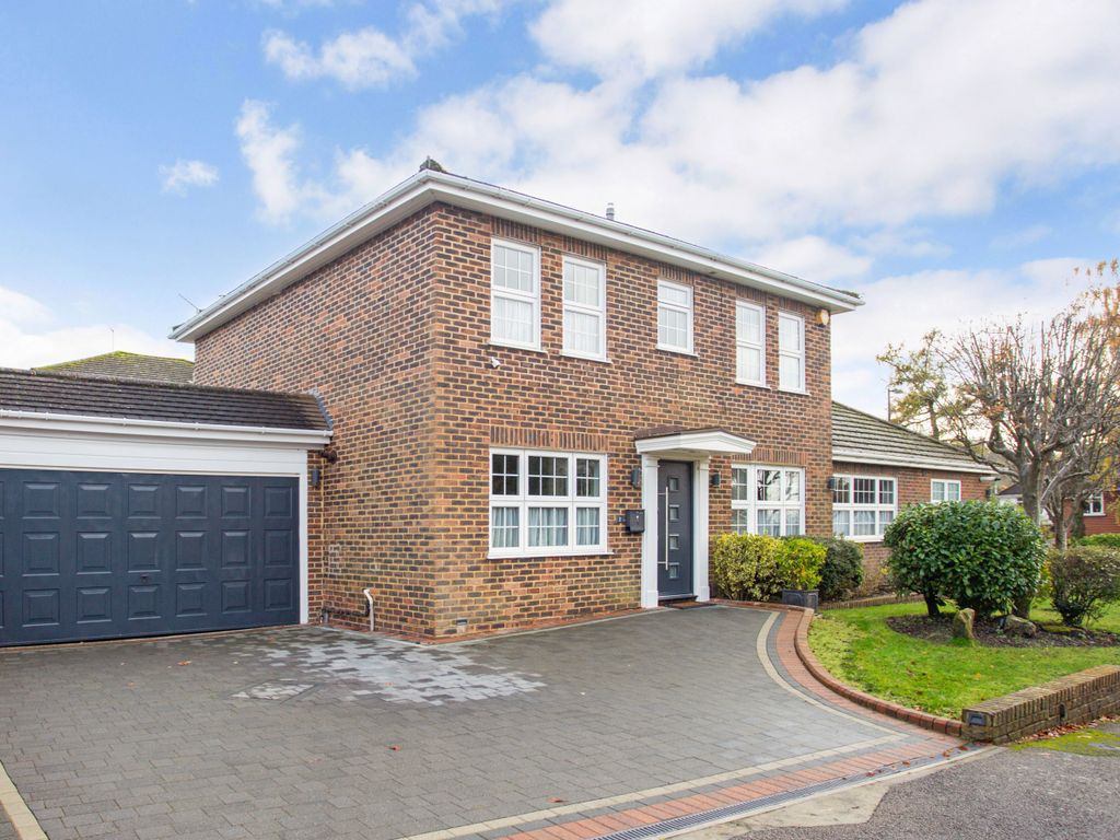 5 bed detached house for sale in Crozier Drive, South Croydon CR2, £