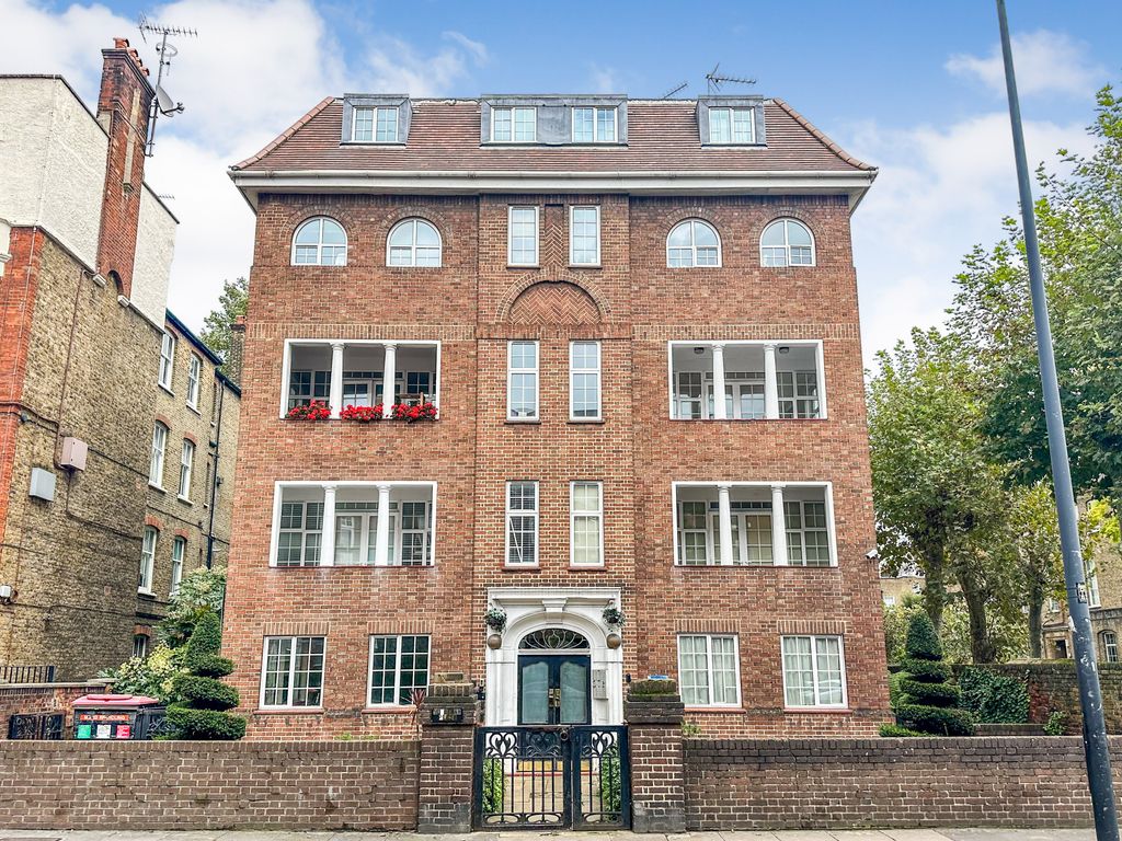 1 bed flat for sale in Mulberry Close, Beaufort Street, London SW3, £