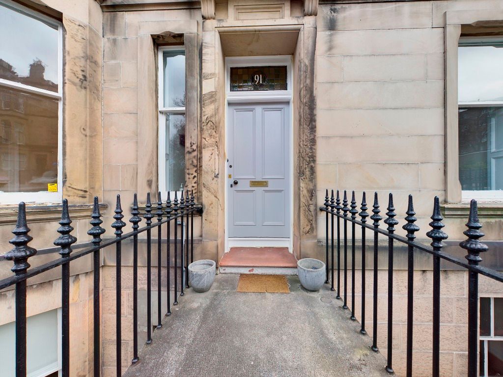 3 bed flat to rent in Comely Bank Avenue, Comely Bank, Edinburgh EH4, £1,800 pcm Zoopla