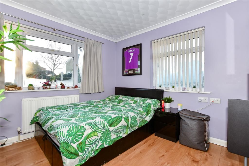 2 bed semidetached bungalow for sale in Roberts Road, Snodland, Kent