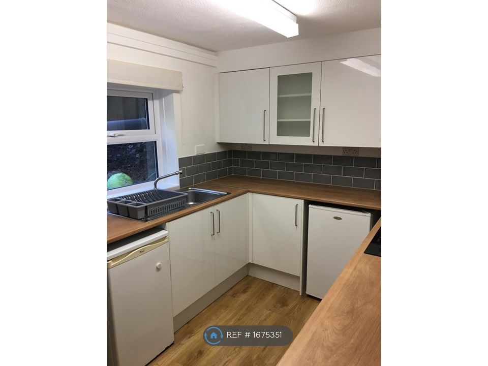1 bed flat to rent in Prospect Place, Pembroke Dock SA72 Zoopla