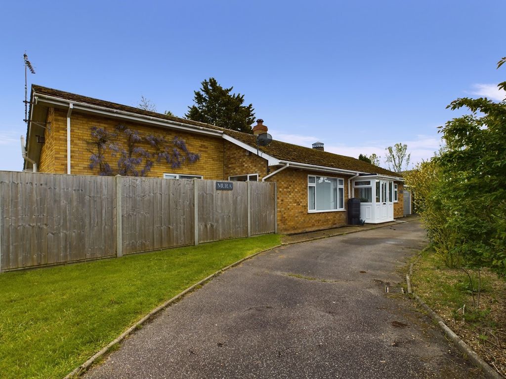 3 bed detached bungalow for sale in Boughton Road, Stoke Ferry, King's