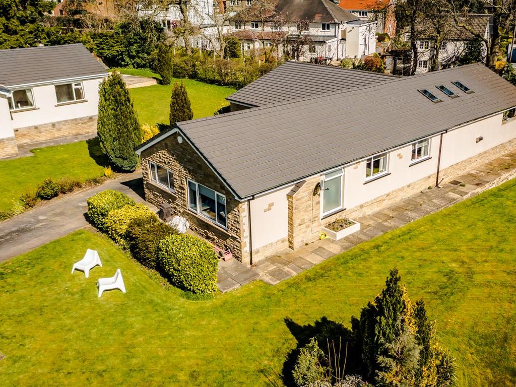 4 bed detached bungalow for sale in Craiglands, Hipperholme, Halifax