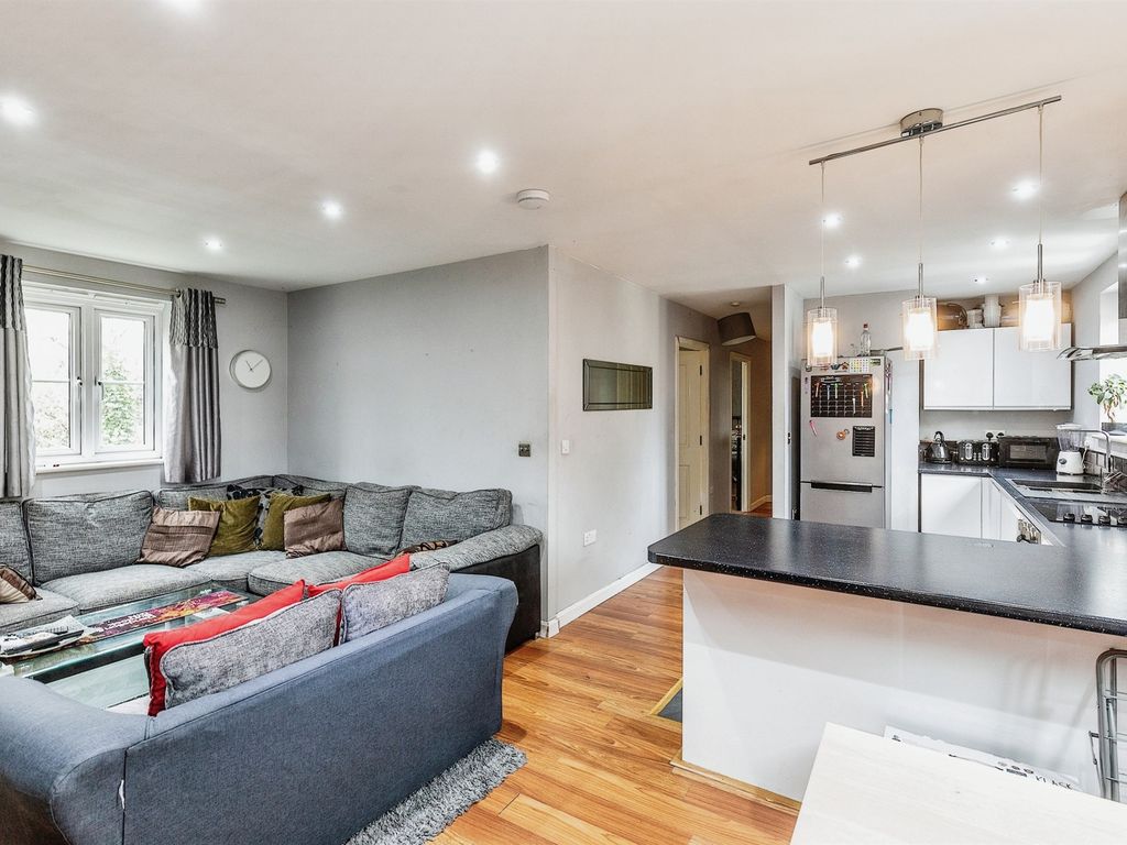 2 bed flat for sale in Dickinsons Fields, Bedminster, Bristol BS3 Zoopla