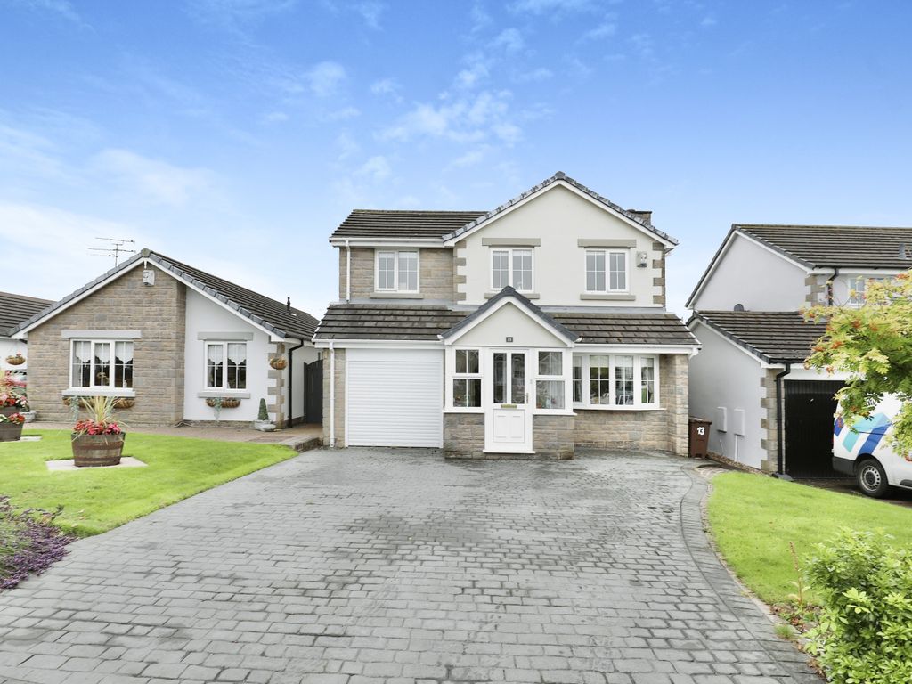 4 bed detached house for sale in Kestrel Mews, Skelmersdale WN8, £325,000 Zoopla