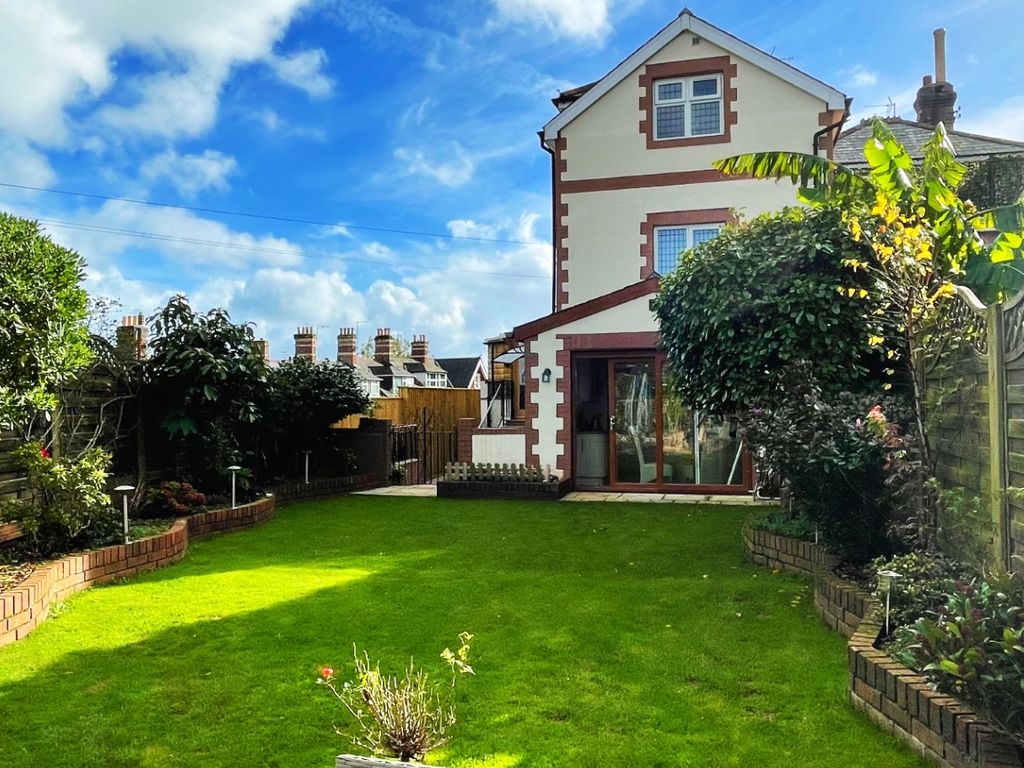 Ashfield Road, Torquay TQ2