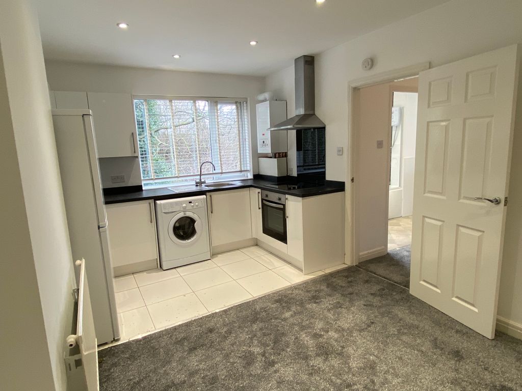 2 bed flat to rent in Kingsway, East Didsbury, Didsbury, Manchester M20