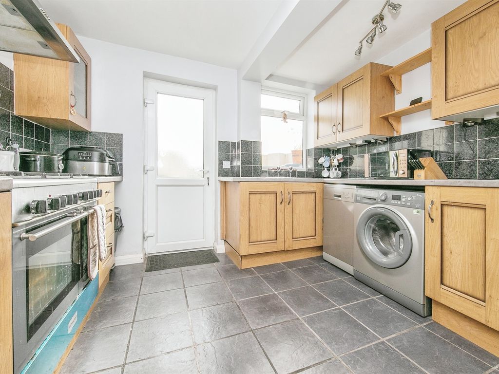 2 bed terraced house for sale in Spring Road, Ipswich IP4, £180,000